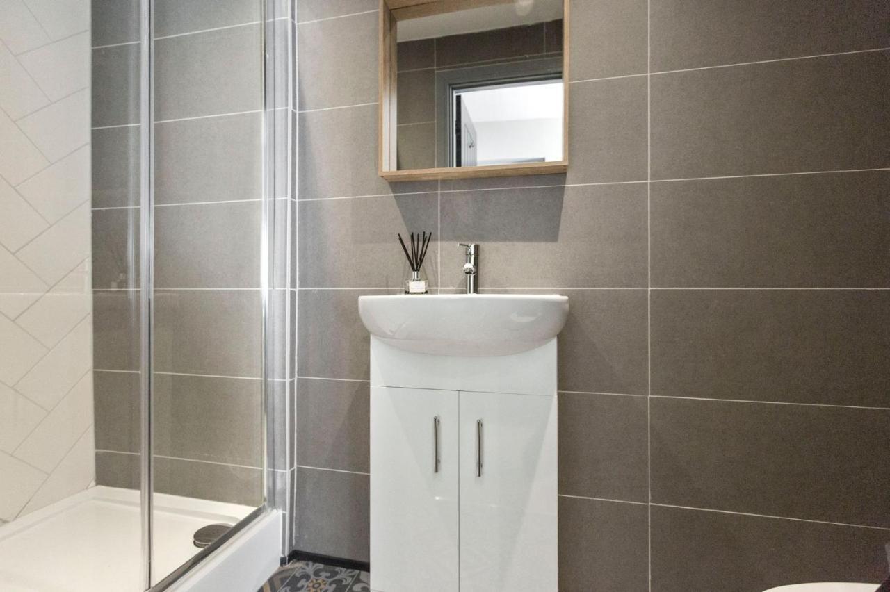 ✰Onpoint -Modern & Fresh Studio Apt Close To Centre - Convenient!✰ Apartment Beeston  Bagian luar foto